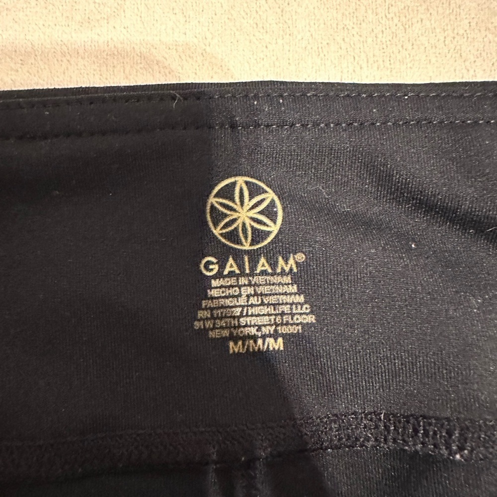 Gaiam athletic capri pants , color block - Picture 3 of 3